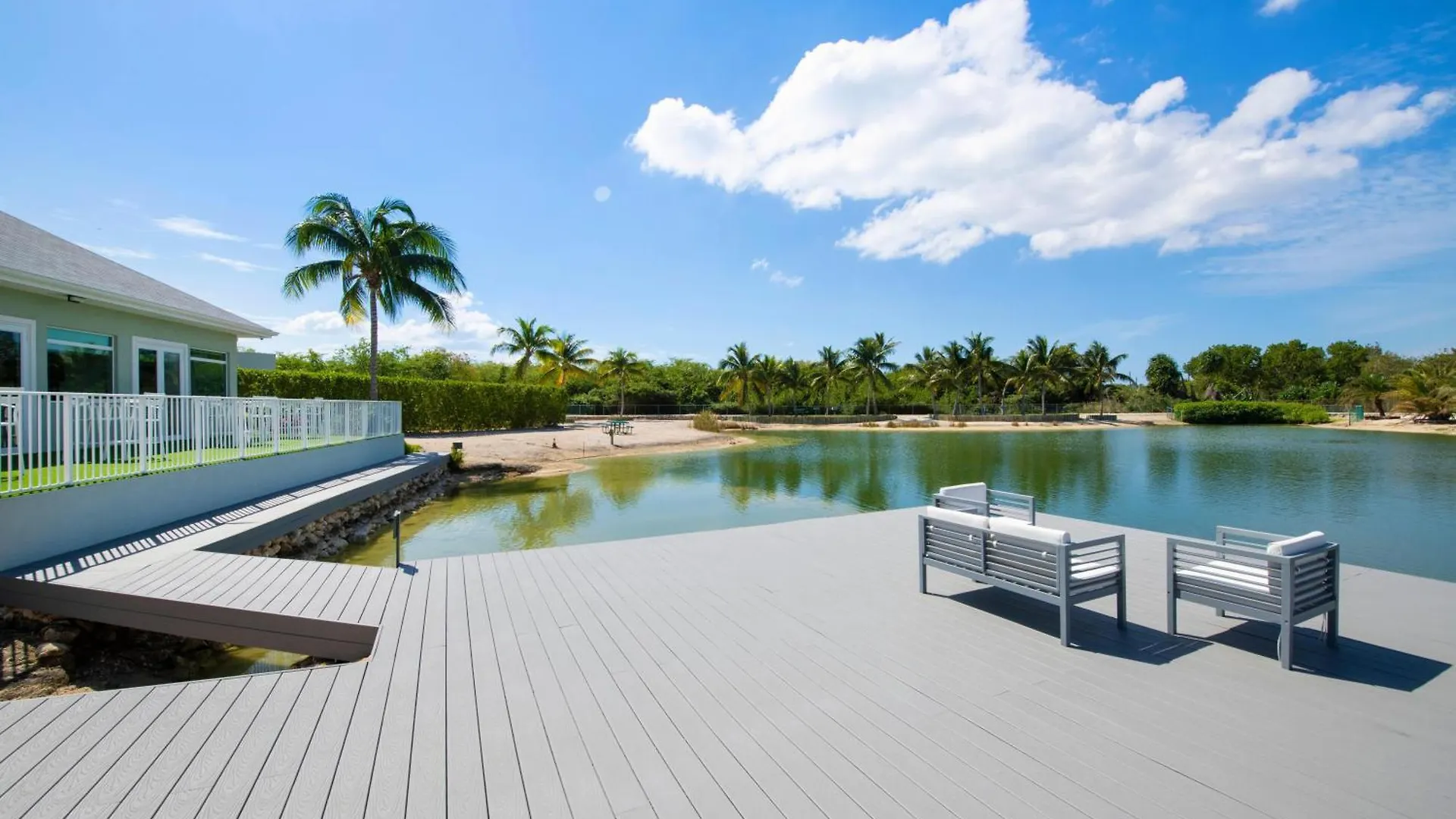 Summertime Suites #50 West Bay Ilhas Cayman