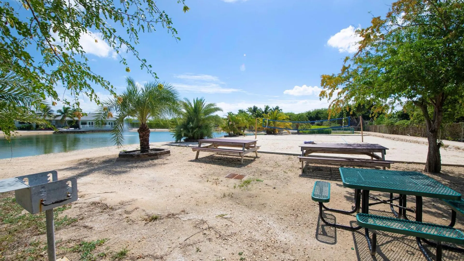 Summertime Suites #50 West Bay 0*,  Ilhas Cayman